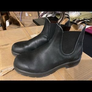 blundstones size 5.5 AU (8.5 women’s)